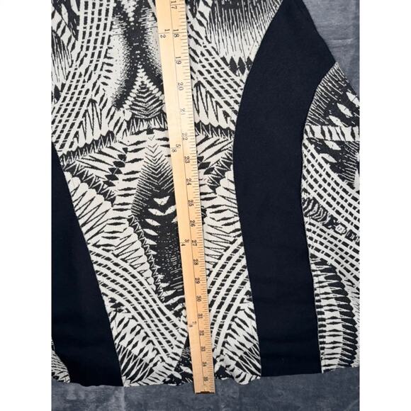 Le Lis Blanc Women's Dress Size S Black White Patterned Fit Flare - Picture 5 of 6
